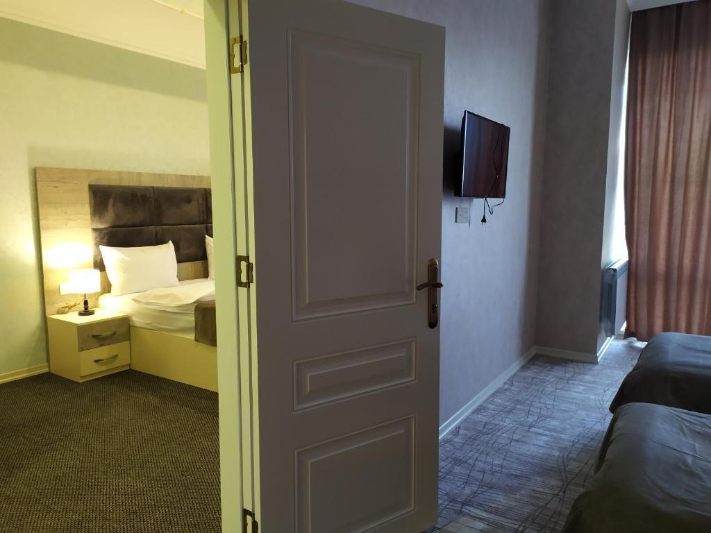 The Clocktower Hotel Baku Eksteriør billede